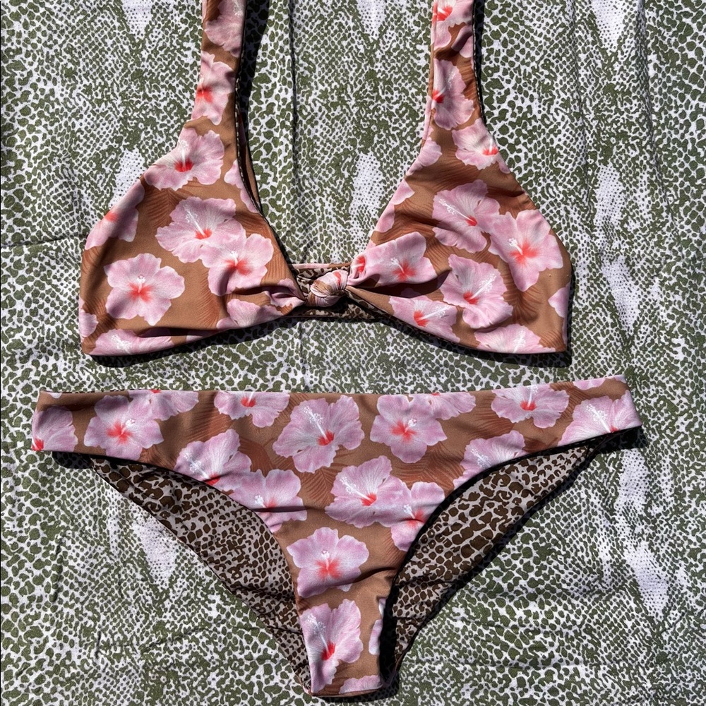 Capsule Mahalo Set